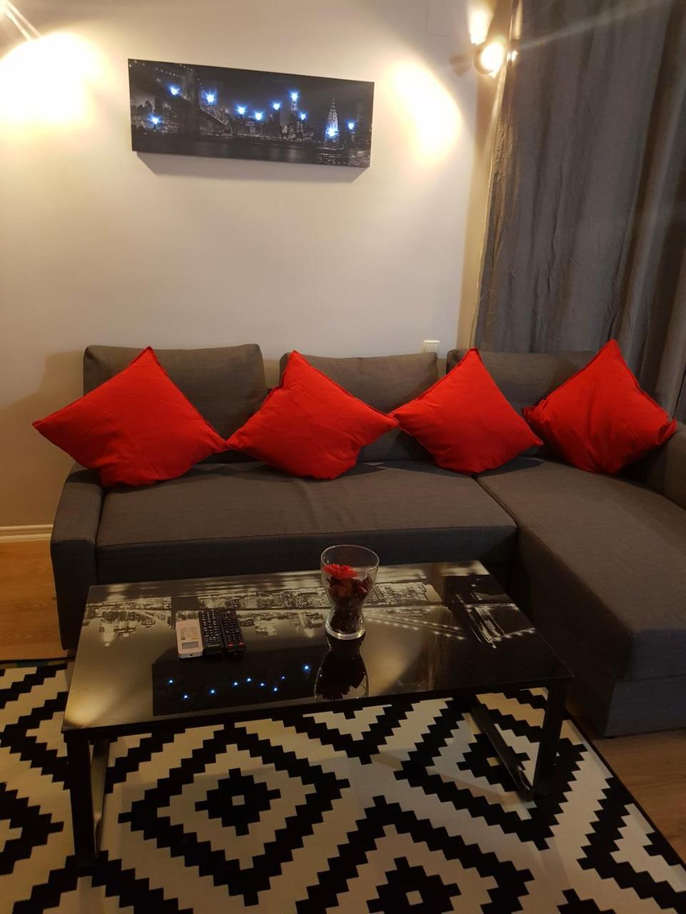 Modern Apartment With Pool In North Bucharest Cretuleasca Екстер'єр фото