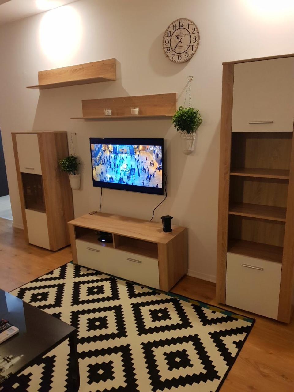 Modern Apartment With Pool In North Bucharest Cretuleasca Екстер'єр фото