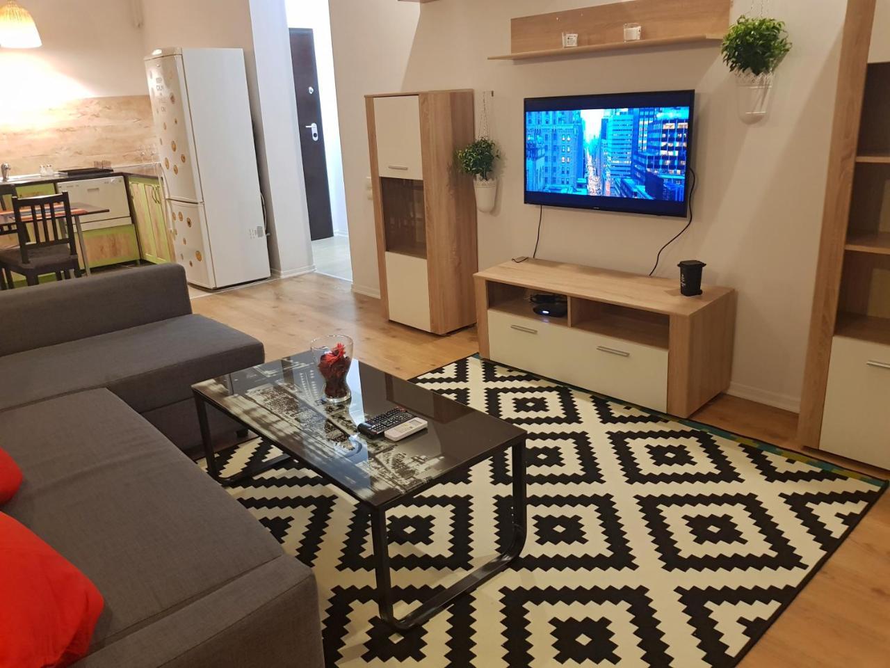 Modern Apartment With Pool In North Bucharest Cretuleasca Екстер'єр фото
