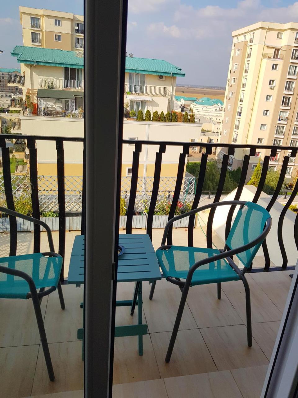Modern Apartment With Pool In North Bucharest Cretuleasca Екстер'єр фото